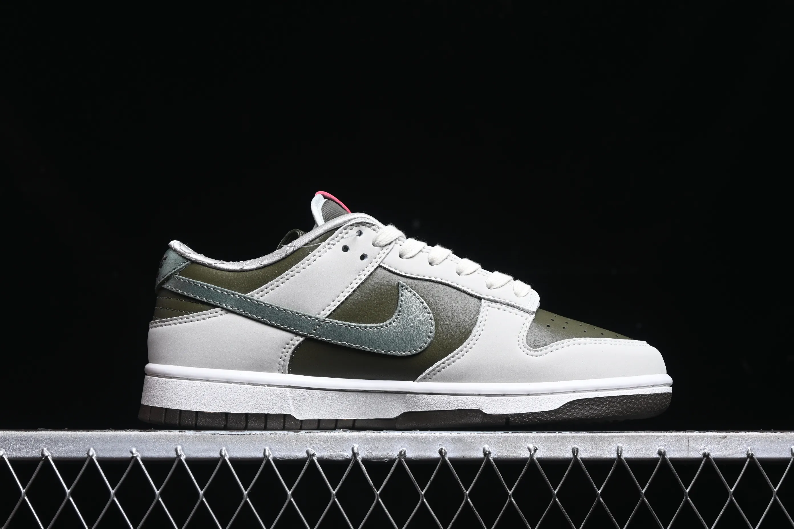 All Categories Nk SB Dunk Series Nk SB Dunk Low Low-top sneakers Nk Dunk Low "Year of the Snake" Year of the Snake Spring Festival limited low-top casual sneakers HV5980-231